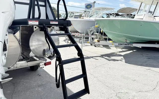 Slide: The Image of Viaggio LAGO Z24Q 2025 - 9