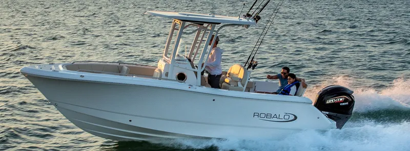 The Image of Robalo R232 Explorer 2025 - 0