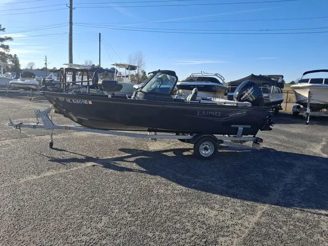 Slide: The Image of Lund 1650 Angler Sport 2024 - 27