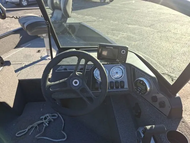 Slide: The Image of Lund 1650 Angler Sport 2024 - 22