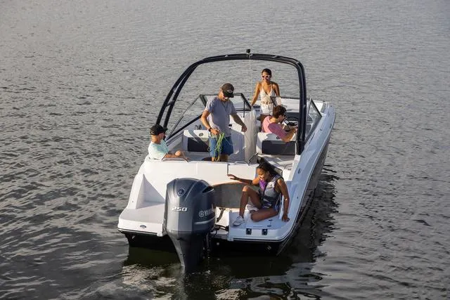 Slide: The Image of Hurricane SunDeck 235 OB 2025 - 6