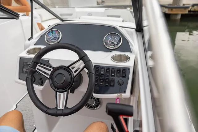 Slide: The Image of Hurricane SunDeck 235 OB 2025 - 8