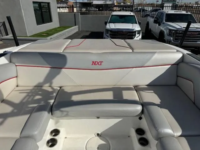 Slide: The Image of MasterCraft NXT22 2017 - 10