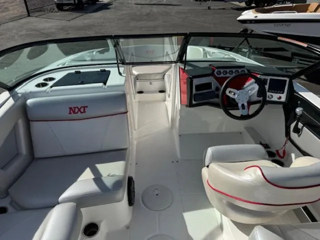 Slide: The Image of MasterCraft NXT22 2017 - 13