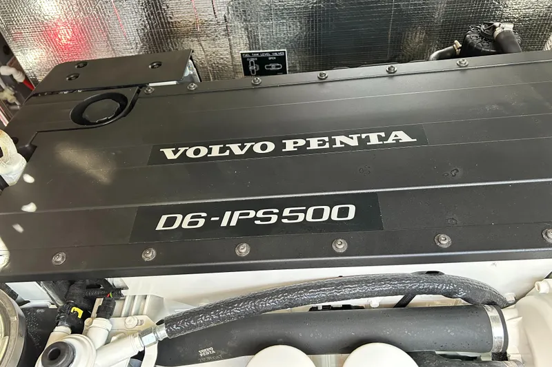 Slide: The Image of Cruisers Yachts 42 Cantius 2022 - 52