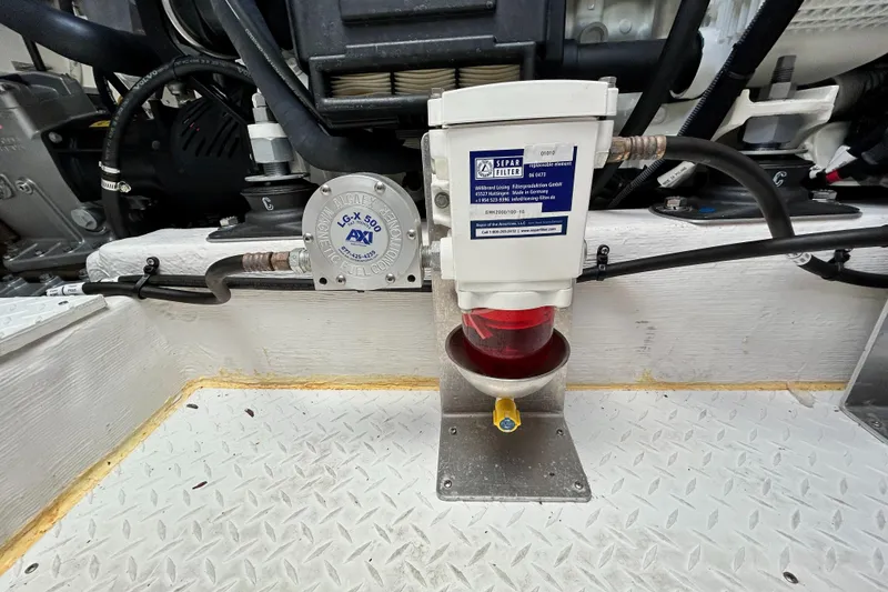 Slide: The Image of Cruisers Yachts 42 Cantius 2022 - 56