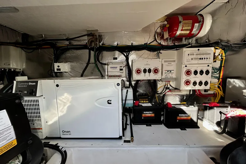 Slide: The Image of Cruisers Yachts 42 Cantius 2022 - 62