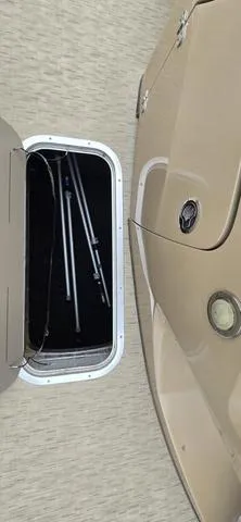 Slide: The Image of Bennington 2350 RSR 2016 - 12