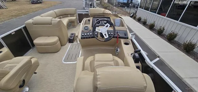 Slide: The Image of Bennington 2350 RSR 2016 - 15