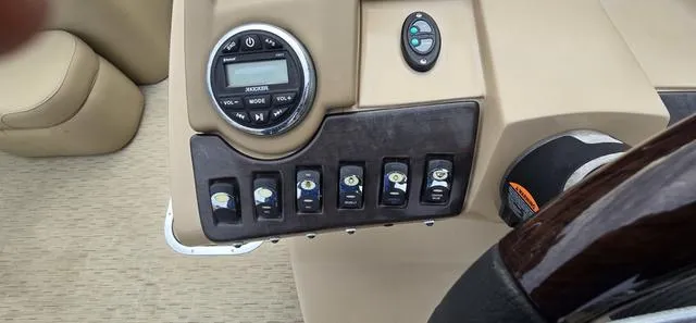 Slide: The Image of Bennington 2350 RSR 2016 - 17