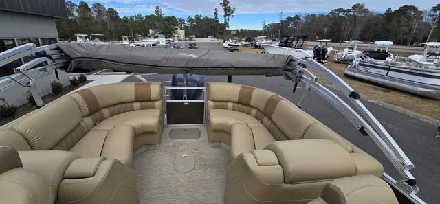 Slide: The Image of Bennington 2350 RSR 2016 - 19