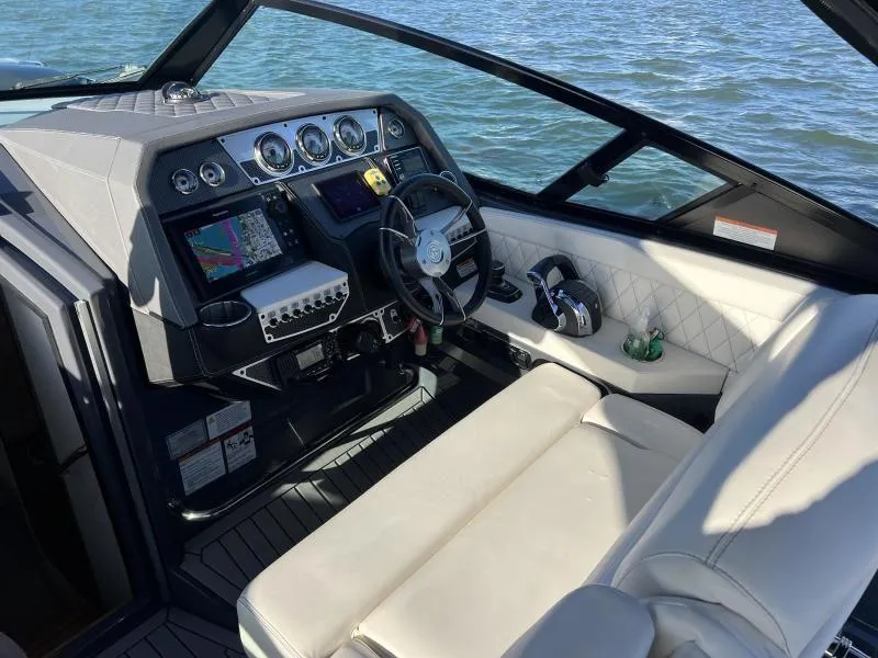 Slide: The Image of Cruisers Yachts 338OB 2020 - 7