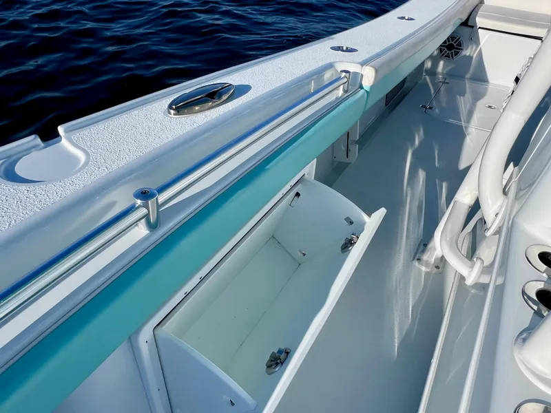 Slide: The Image of Yellowfin 26 Hybrid TWIN 225 Mercury ONLY 36 HOURS - LOADED 2022 - 51