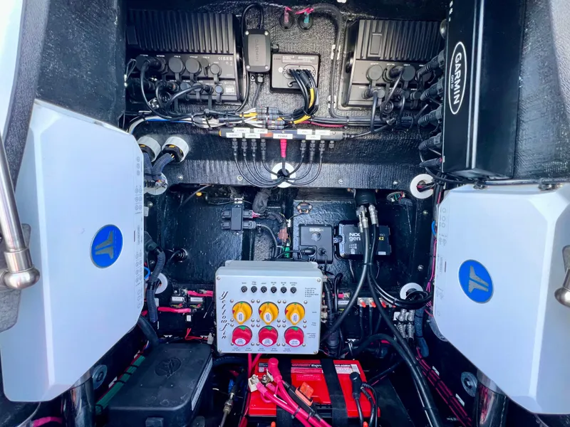 Slide: The Image of Yellowfin 26 Hybrid TWIN 225 Mercury ONLY 36 HOURS - LOADED 2022 - 55