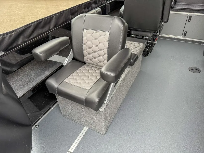 Slide: The Image of North River 24 SEAHAWK RTF 2026 - 14