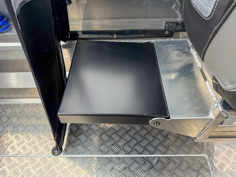 Slide: The Image of Stabi-Craft 1550 Fisher 2026 - 15