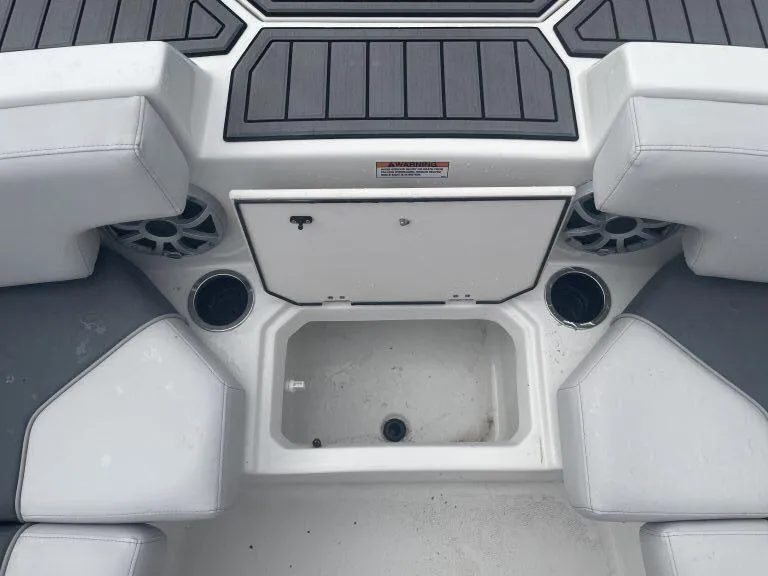 Slide: The Image of Starcraft SVX 231 IO 2025 - 16