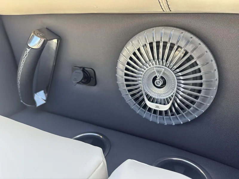 Slide: The Image of Barletta Lusso 23UCA 2025 - 17