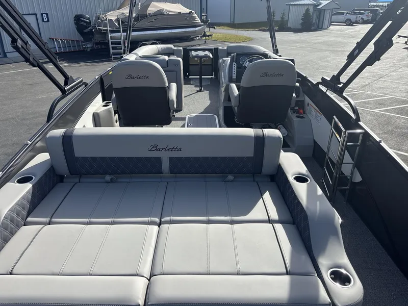 Slide: The Image of Barletta Lusso 25UC 2025 - 6