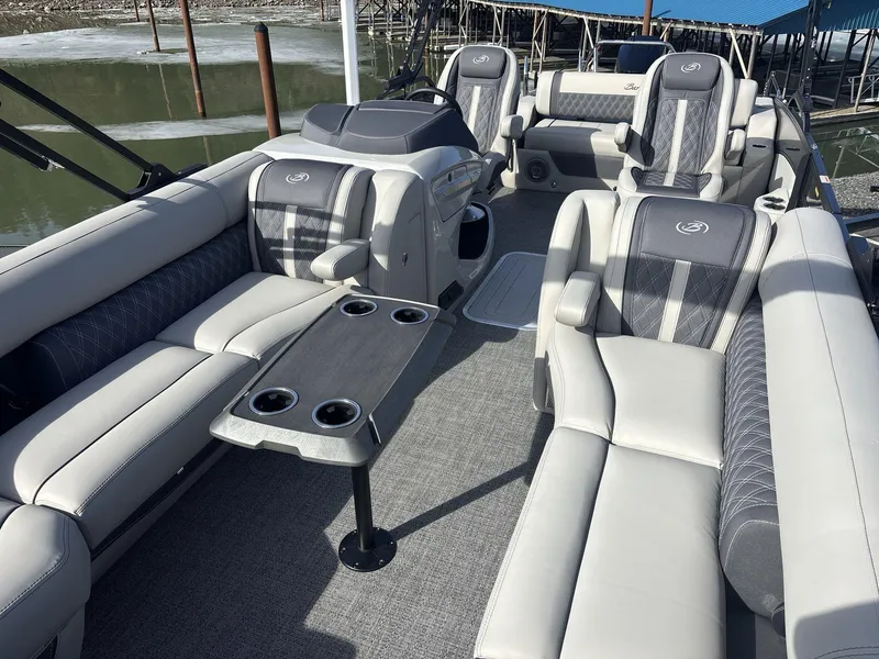 Slide: The Image of Barletta Lusso 25UC 2025 - 8