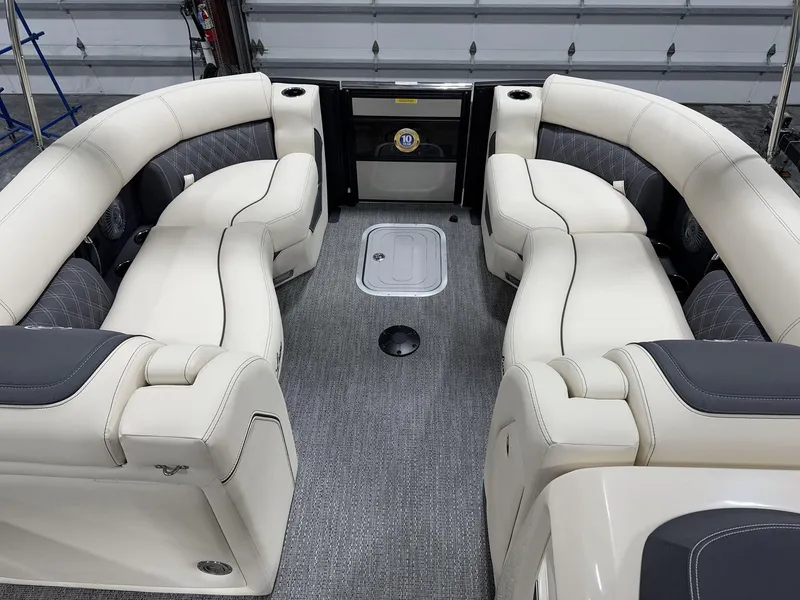 Slide: The Image of 2025 Barletta Lusso L25UEA boat interior with luxurious seating and modern design. - 8