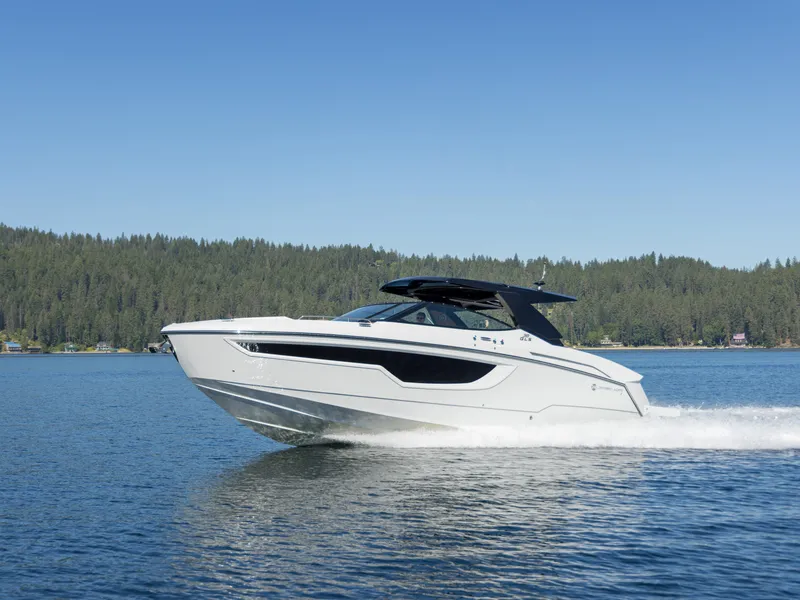 The Image of Cruisers Yachts 38 GLS 2025 - 1