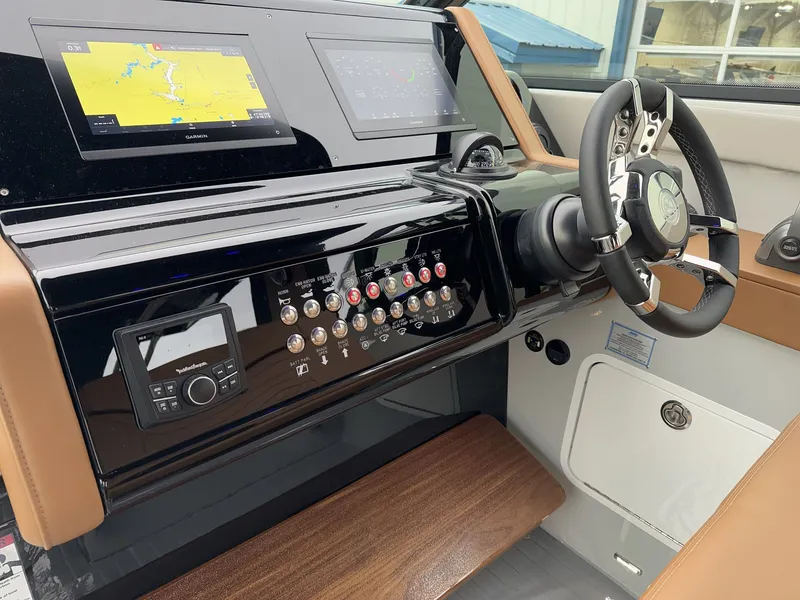 Slide: The Image of Cruisers Yachts 38 GLS 2025 - 19