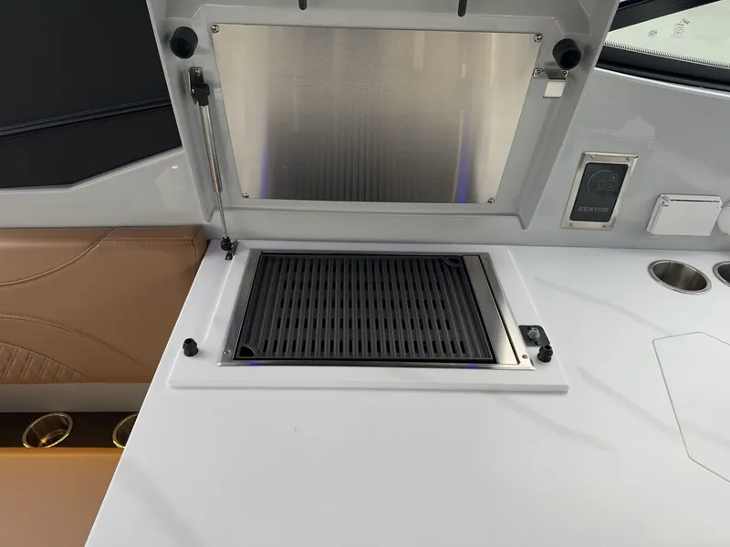 Slide: The Image of Cruisers Yachts 38 GLS 2025 - 22