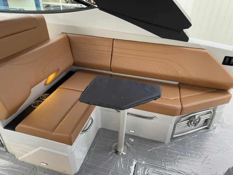 Slide: The Image of Cruisers Yachts 38 GLS 2025 - 23