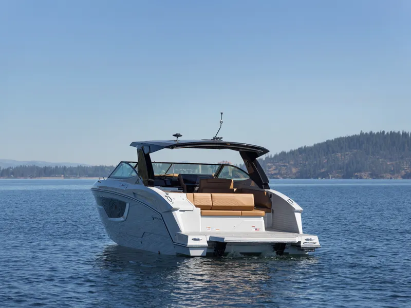 Slide: The Image of Cruisers Yachts 38 GLS 2025 - 4