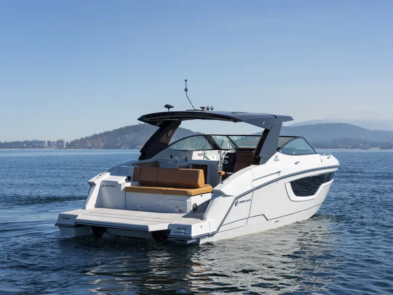 Slide: The Image of Cruisers Yachts 38 GLS 2025 - 5