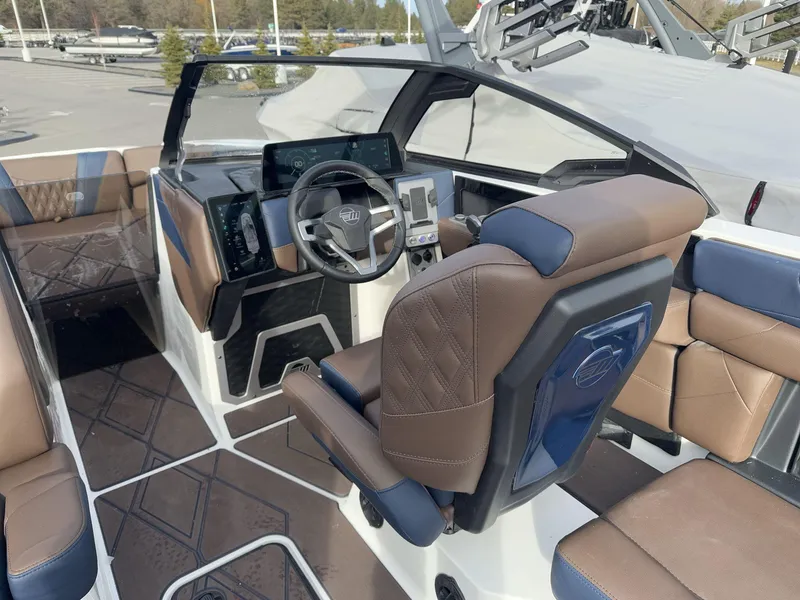 Slide: The Image of Malibu M230 2025 - 11