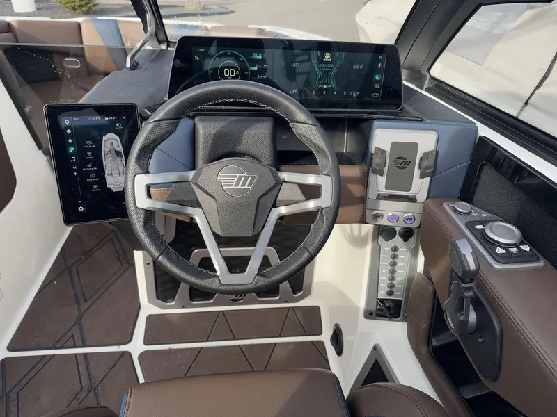 Slide: The Image of Malibu M230 2025 - 12