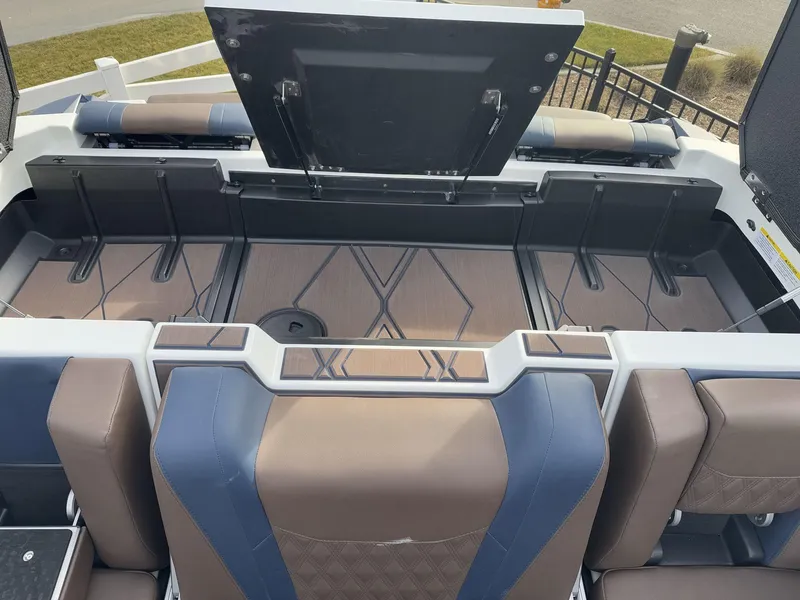 Slide: The Image of Malibu M230 2025 - 16