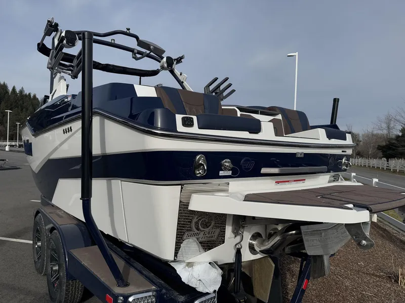 Slide: The Image of Malibu M230 2025 - 3