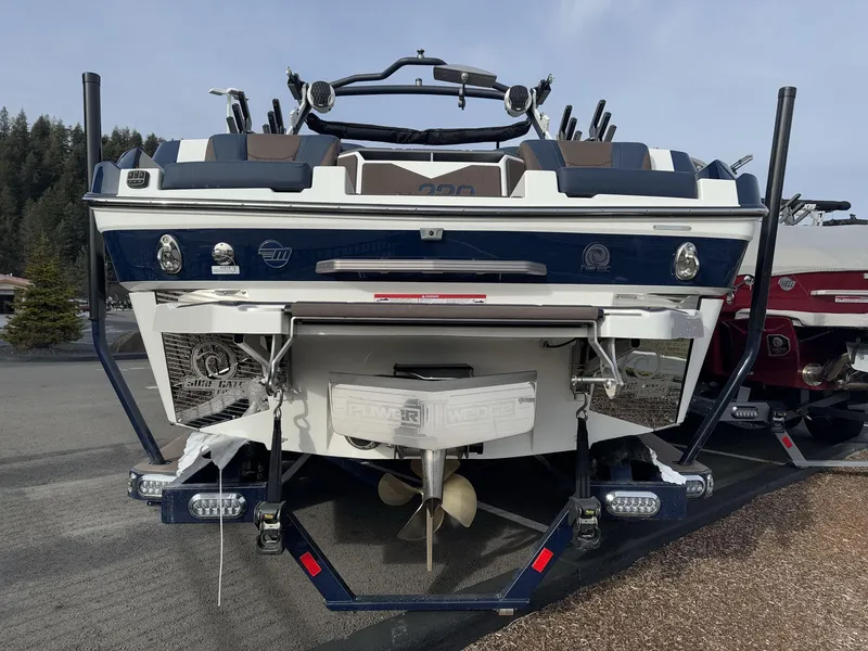 Slide: The Image of Malibu M230 2025 - 4