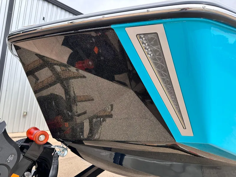 Slide: The Image of Nautique G25 2025 - 12