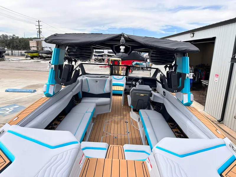 Slide: The Image of Nautique G25 2025 - 17