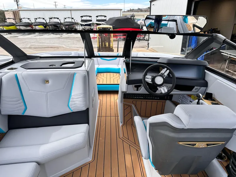 Slide: The Image of Nautique G25 2025 - 20