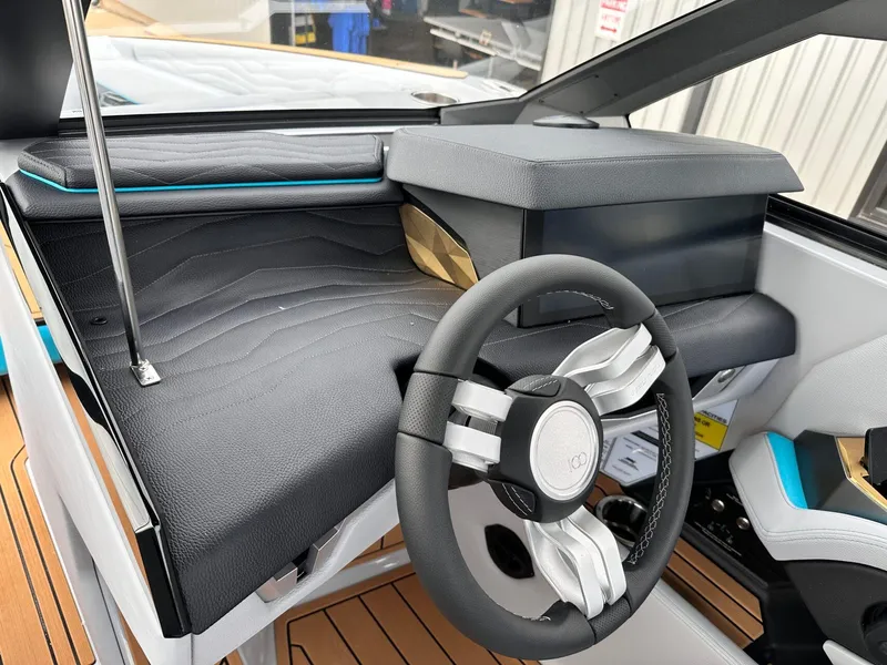 Slide: The Image of Nautique G25 2025 - 23