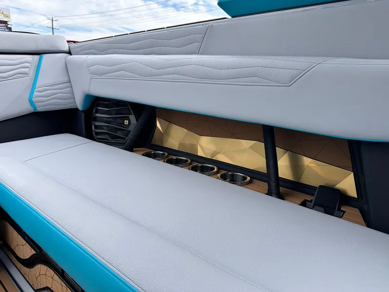 Slide: The Image of Nautique G25 2025 - 29