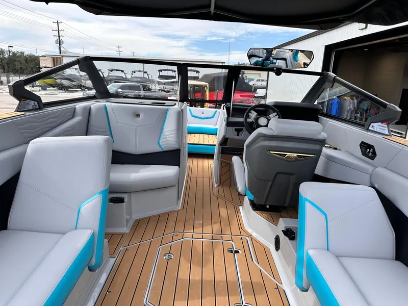 Slide: The Image of Nautique G25 2025 - 31