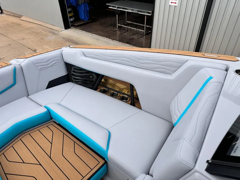 Slide: The Image of Nautique G25 2025 - 37