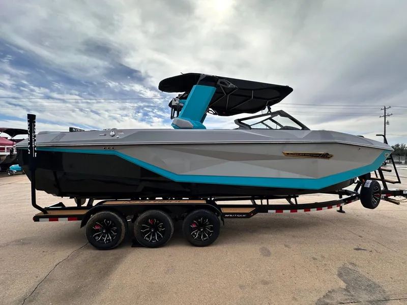 Slide: The Image of Nautique G25 2025 - 7