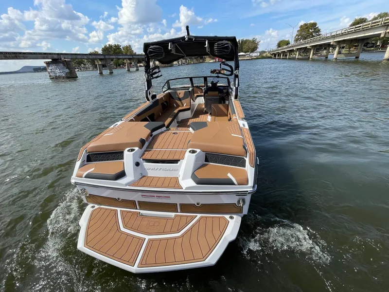 Slide: The Image of Nautique GS24 2025 - 15