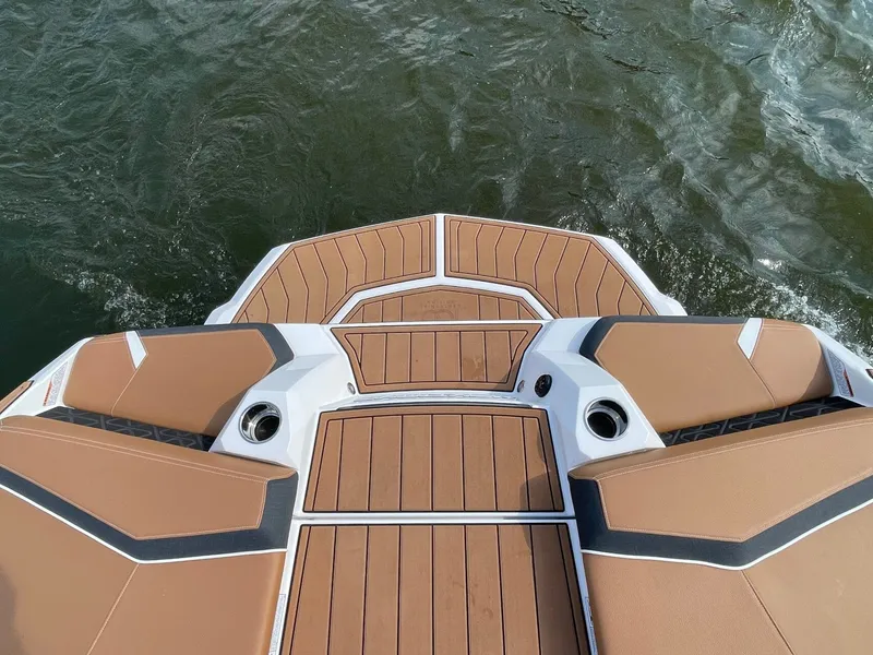 Slide: The Image of Nautique GS24 2025 - 17