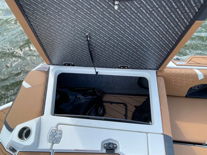 Slide: The Image of Nautique GS24 2025 - 19