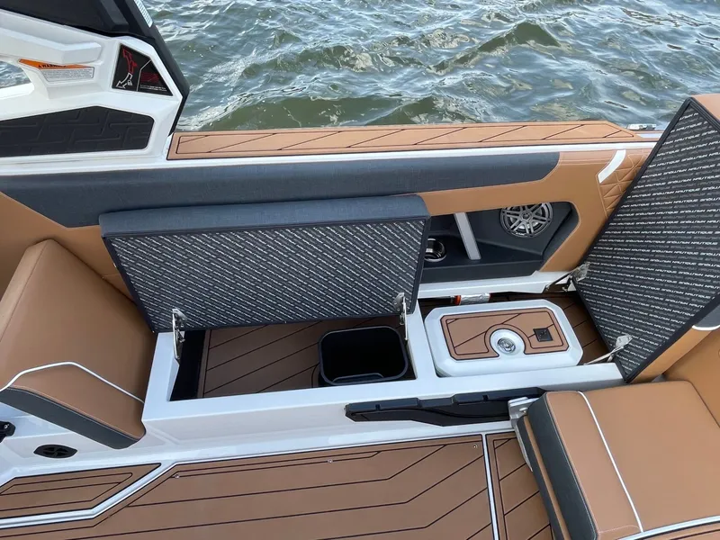 Slide: The Image of Nautique GS24 2025 - 26
