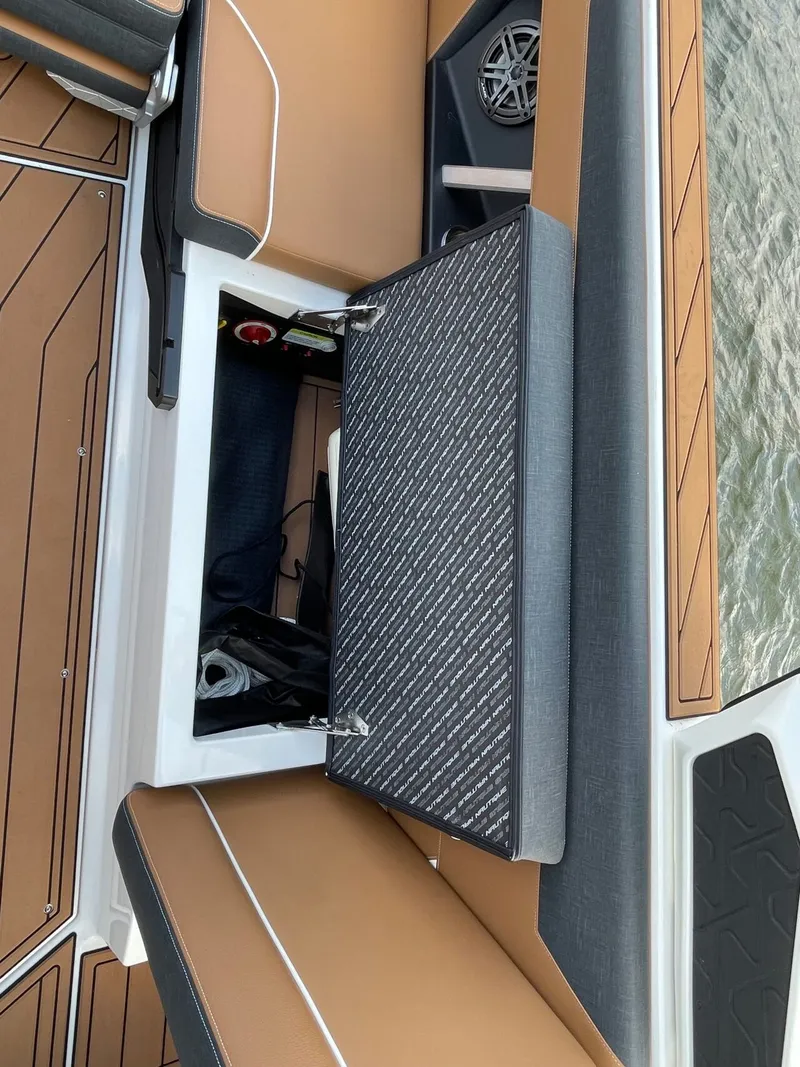 Slide: The Image of Nautique GS24 2025 - 28