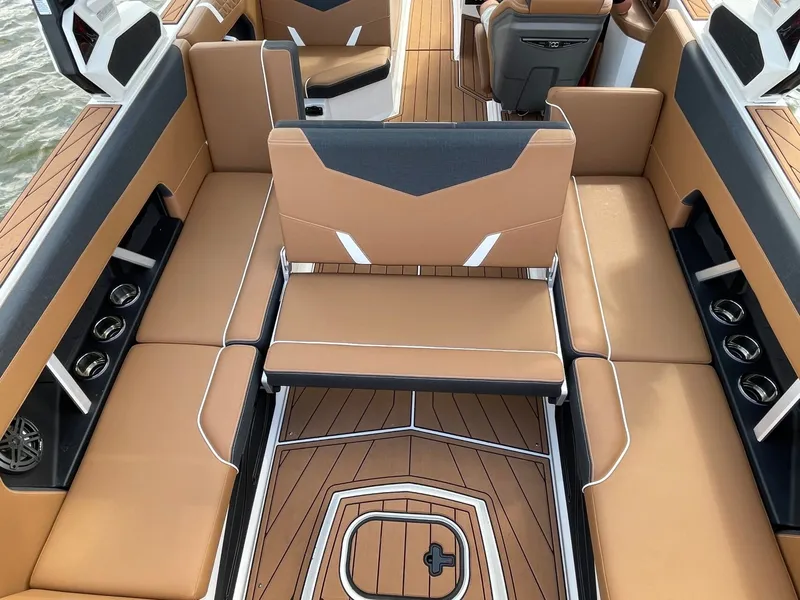 Slide: The Image of Nautique GS24 2025 - 30